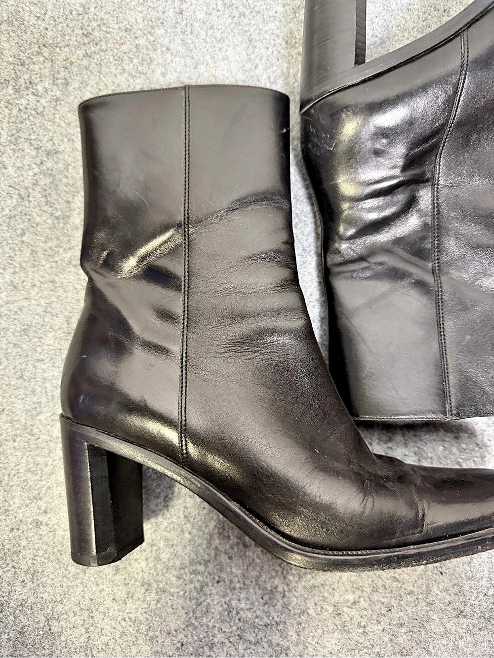 Gorgeous Banana Republic Black Block Heel Ankle Booties made in Italy size 6.5